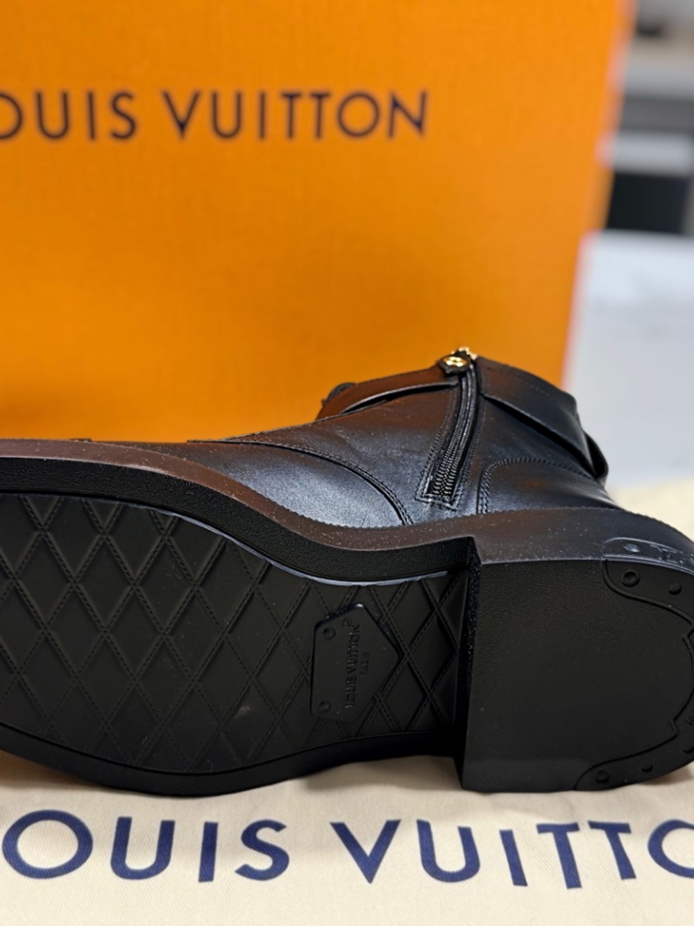 Louis Vuitton Citizen Flat Ranger Boots Black Noir EU 39 (US 8.5) NEW - Picture 2 of 6